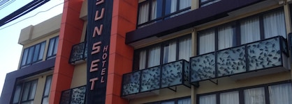 100 Sunset Hotel