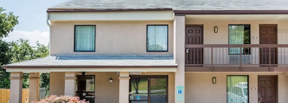 Days Inn By Wyndham Winston Salem North