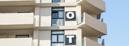 Hotel Adonis Capital