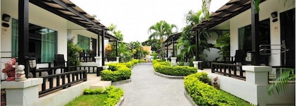 Chaweng Cove Beach Resort
