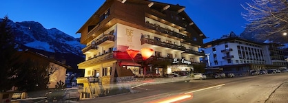 Eight Cortina