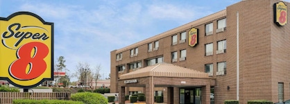 Super 8 By Wyndham Raleigh North East