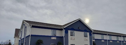 Days Inn & Suites By Wyndham Huntsville