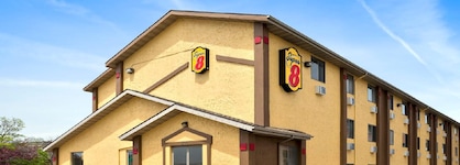 Super 8 By Wyndham Cedar Rapids
