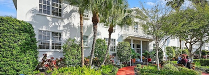 Tradewinds Apartment Hotel, A South Beach Group Hotel