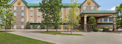 Super 8 By Wyndham Calgary Shawnessy Area