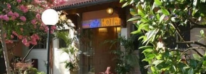 Air Hotel