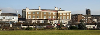 The Royal Hotel