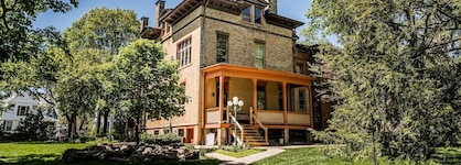 Vrooman Mansion B&B