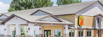 Super 8 By Wyndham Montrose