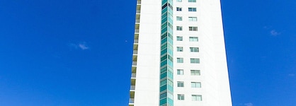 The Waterford On Main Beach