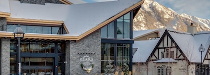 Peaks Hotel & Suites