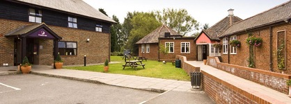 Premier Inn Farnborough West (Southwood)