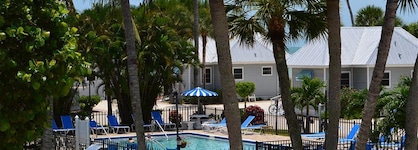 Shalimar Cottages And Motel