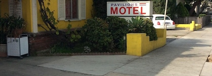Pavilions Motel