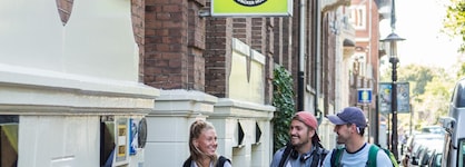 The Flying Pig Uptown Hostel