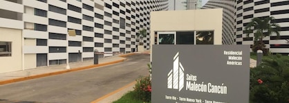 Suites Malecon Cancun