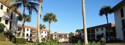 Sandalfoot Beachfront Condominium