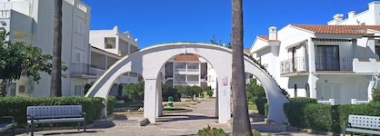 Apartamentos Habitat - Playa Romana 3000