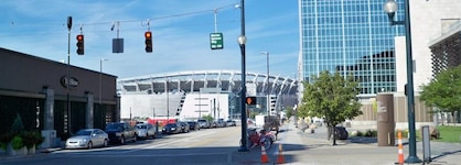 Bridgestreet At Current At The Banks