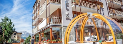 Hotel K2