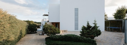Sea Front Luxurious Villa