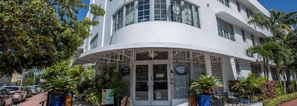 Riviera Suites South Beach