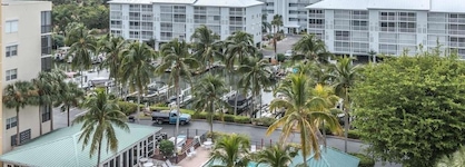 Hibiscus Pointe 124