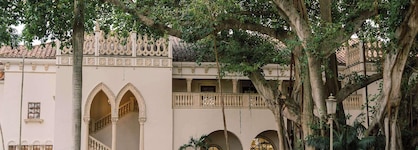 Yacht Club At The Boca Raton