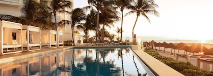 Krystal Grand Cancun