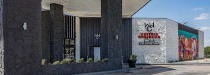 The Cactus Cove Inn And Suites