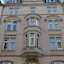 City Hotel West