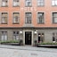 Lady Hamilton Apartments