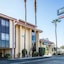 California Inn And Suites Bakersfield