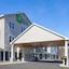 Holiday Inn Express & Suites Freeport Brunswick Area