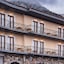Arahova Inn Hotel