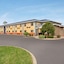 Days Inn By Wyndham Canastota Verona