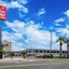 Econo Lodge Inn & Suites