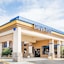 Days Inn By Wyndham Hendersonville