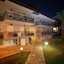 Royal Hotel And Suites