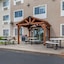 Comfort Suites Delavan - Lake Geneva Area