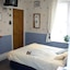 Longcroft Lodge