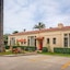 Harbor House Inn
