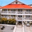 Tropical Suites Hotel