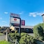 Admiral Court Motel & Apartments