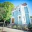 Town & Tide Inn