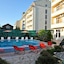 Yanais Hotel