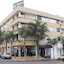 Estanza Hotel & Suites
