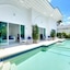 La Perle Luxury Boutique Hotel