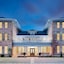 Inn At Carnall Hall